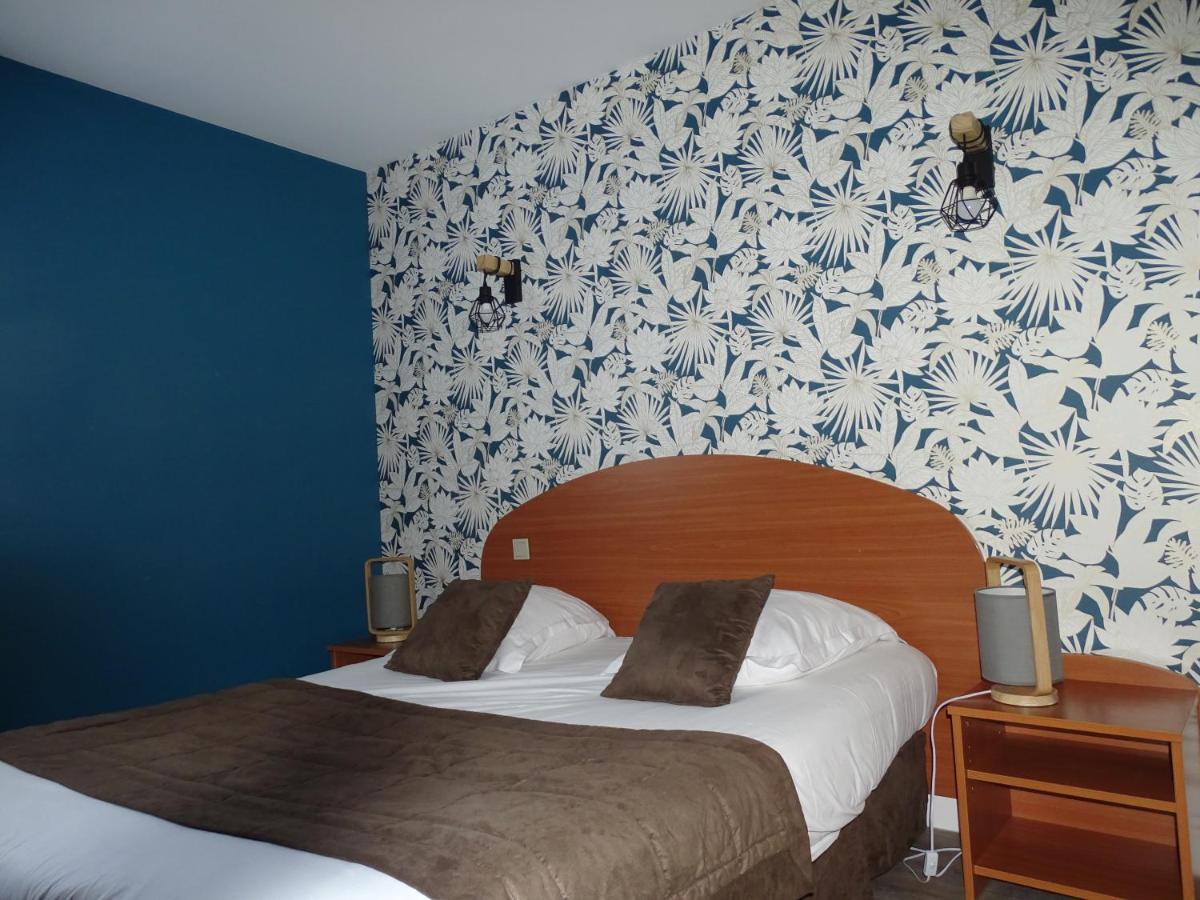 Hotel Les 3 Marchands Bressuire Extérieur photo