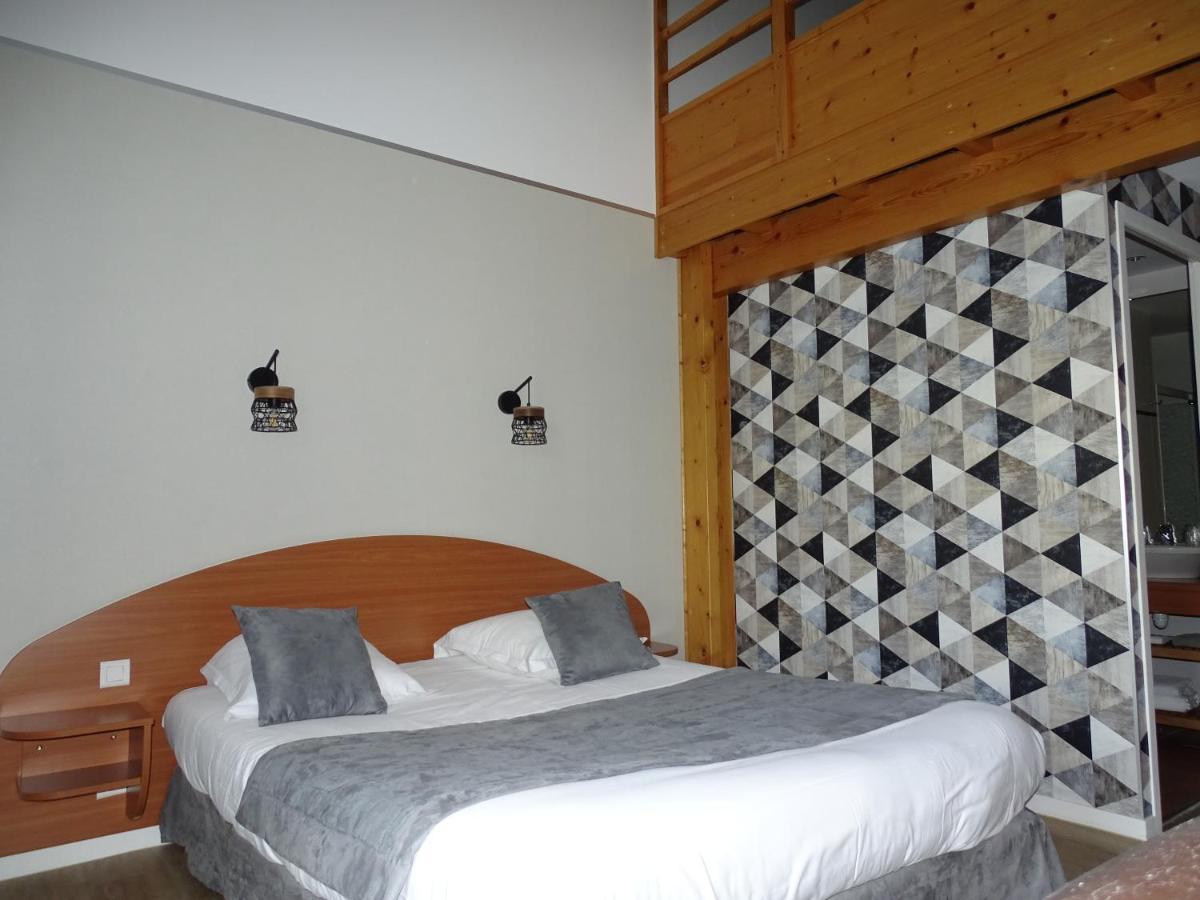 Hotel Les 3 Marchands Bressuire Extérieur photo